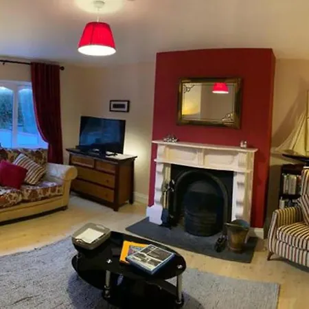 Σπίτι διακοπών Remarkable 4 Bed House In Town Kenmare