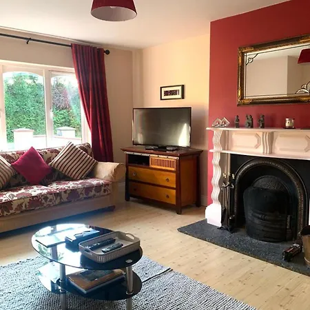 Remarkable 4 Bed House In Town Σπίτι διακοπών *